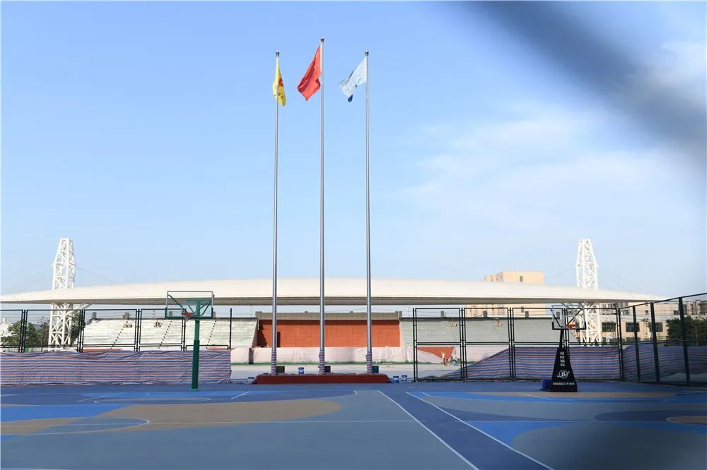 商丘工学院附属兴华学校日月湖校区全面落成