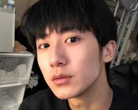 该华为"海王"是华为公司的一名员工,名字为刘坤峰,在与女友交往的时候