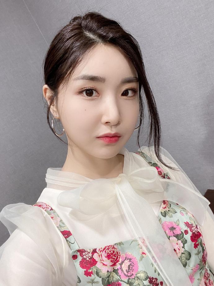 10 brave girls 洪恩智11 bigbang 权志龙(g-dragon)12 防弹少年团