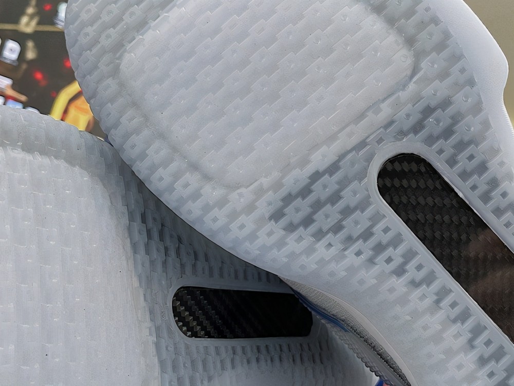 匹克篮球鞋难拯救闪现2代路威pe曝光配色师真的尽力了