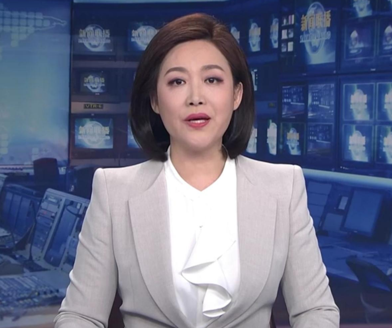《新闻联播》新面孔首次播"急稿",处理方式很好,可依旧有瑕疵_腾讯
