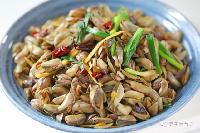 享受这道菜,是每一次放在桌上的薄壳