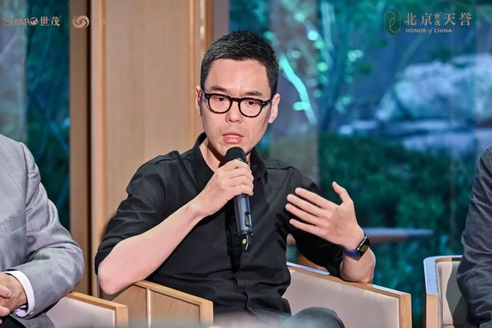 《古今之变,论道开创与引领》主题论坛邀请到了余辉老师,纪纲先生及