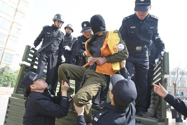 甘肃最大的黑社会组织李氏兄弟团伙覆灭记