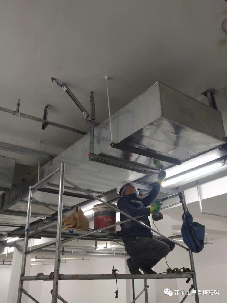 单管抗震支架安装示意图:dn65以上的给水,热水,消防管道(含消火栓