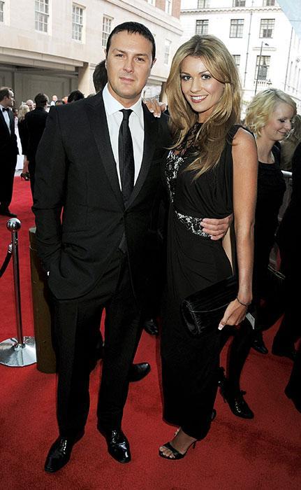 英国47岁男星与33岁妻子共度二人世界晒照称八年来首次一起午休