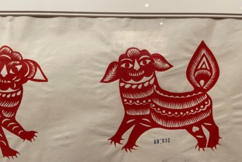 "观众想看什么她就剪什么"李秀芳奶奶剪纸技艺惊呆了外国人