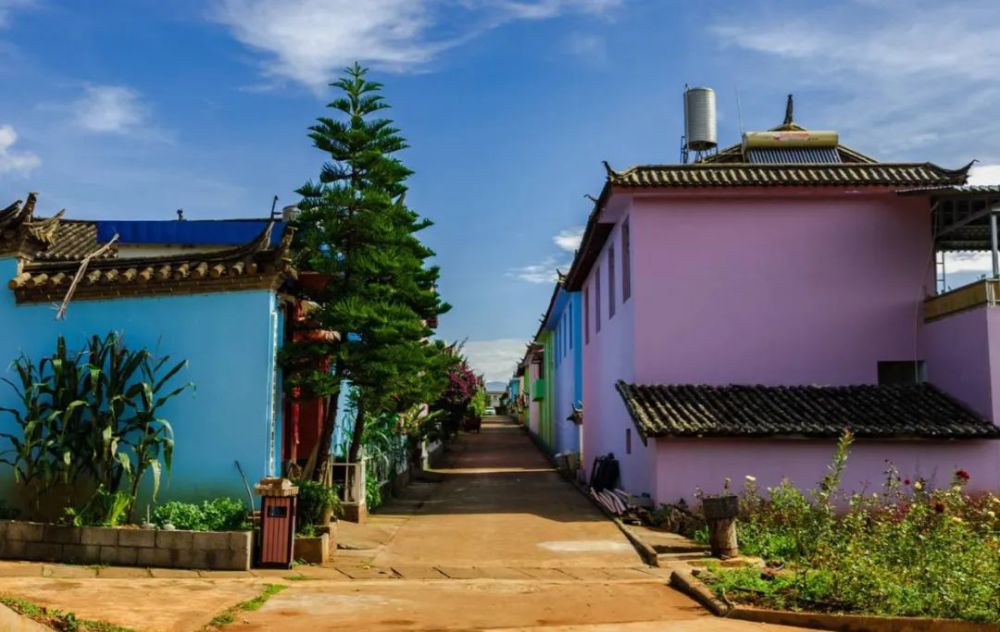 中国8个绝美彩色童话世界村.