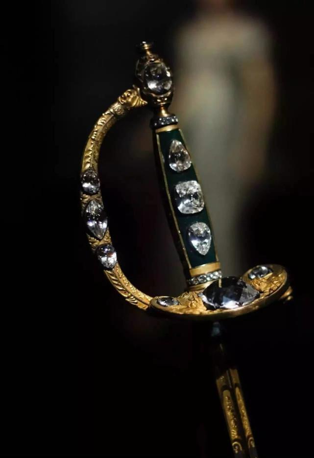 各个出身不凡,中国一把上榜|佐勒菲卡尔剑|卡提纳|拿破仑|越王勾践剑