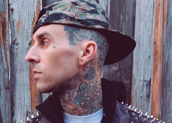 娶美国小姐被卡戴珊姐妹宠爱天才鼓手的咚咚岁月