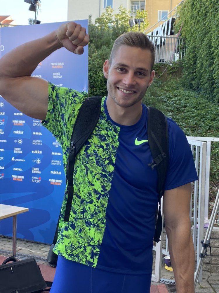 维特尔投出第二第三成绩,被看好在接下来的比赛冲击泽莱兹尼的标枪