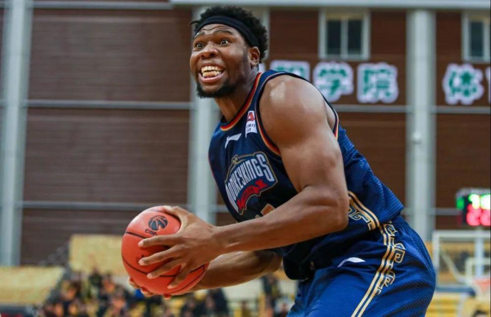 cba转会消息:老熟人亚布塞莱个媒发图,疑似下赛季将回归上海队