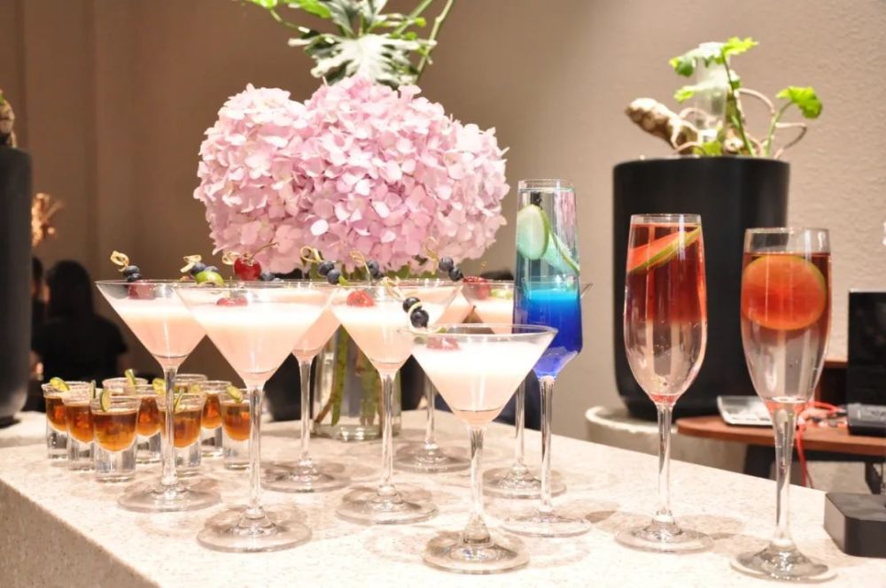 张家界举行了一个高端鸡尾酒会——国际顶级品牌厨卫联手打造