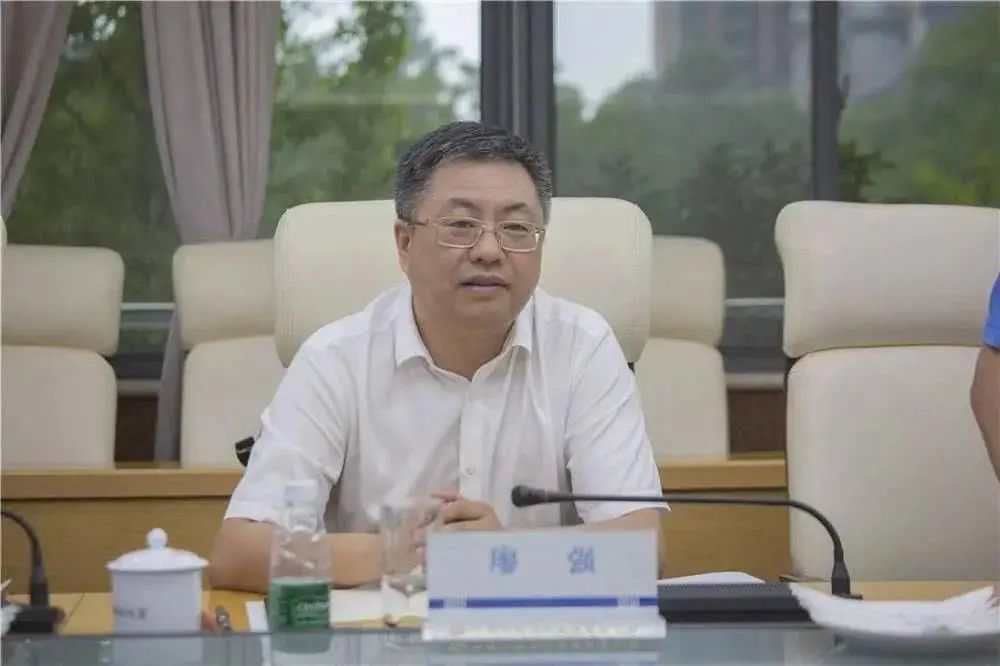 廖强是一名"75后"干部,安徽舒城人,研究生学历,此前他系安徽省交通