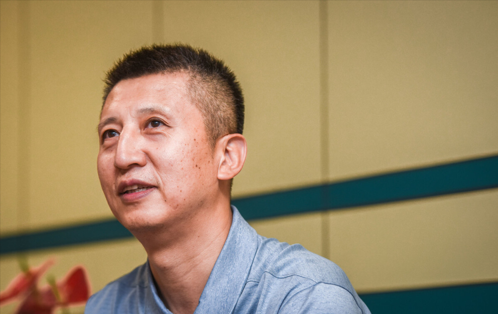 恭喜郭士强!山东男篮功勋助教投奔老叔,曾随巩晓彬打天下