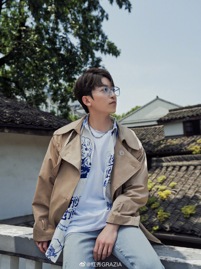 导演姚译添回应baby宋雨琦事件称其为失控情况否认退出奔跑吧