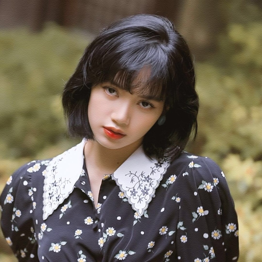 美女子lisa壁纸头像离美女更近一步