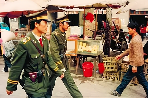 北京老流氓案始末与抓捕者万米赛跑1300人都抓不住他一个