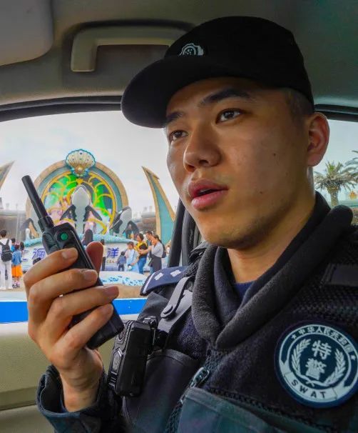 上海市公安局浦东分局特警支队结合"平战结合,战训合一,以练为战,以战