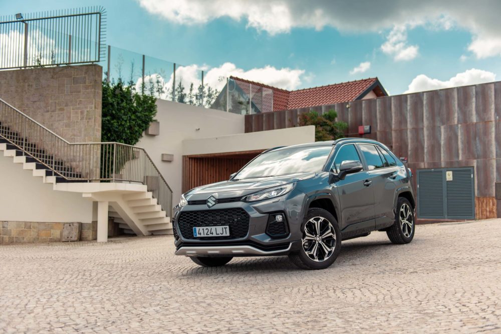 全新铃木across插电式混合动力suvrav4的同胞