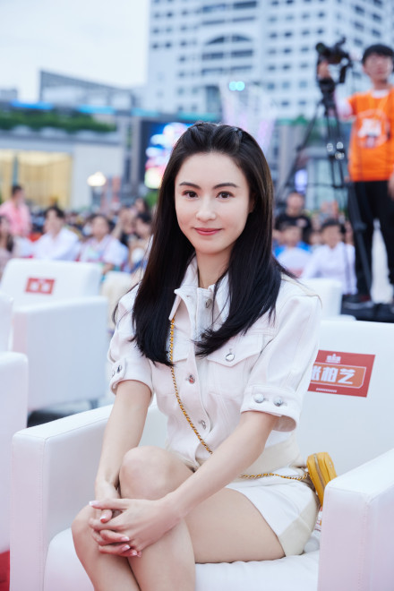 41岁张柏芝生图曝光 如今来大陆发展翻红的她 成为其他港星羡慕的对象 腾讯新闻