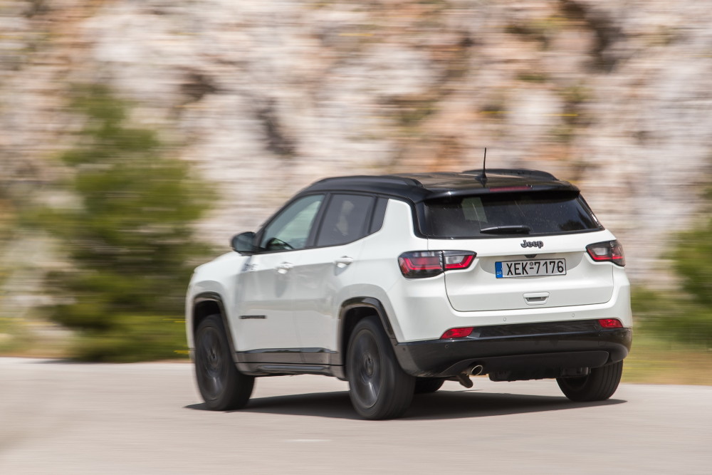 改款吉普指南者jeepcompass16t得到提升的内饰质感