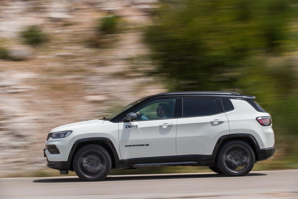 改款吉普指南者jeepcompass16t得到提升的内饰质感