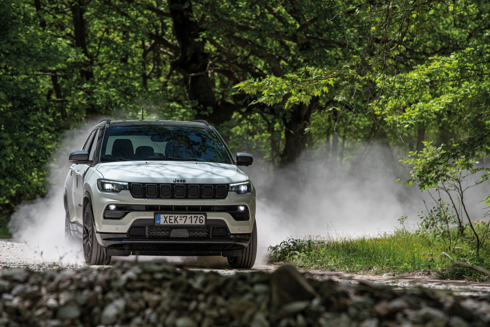 改款吉普指南者jeepcompass16t得到提升的内饰质感