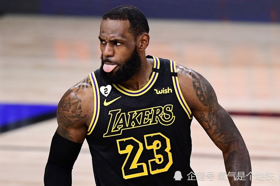 nba 詹姆斯：很多人不愿意走出舒适区去改变！而我至今还会质疑自己！