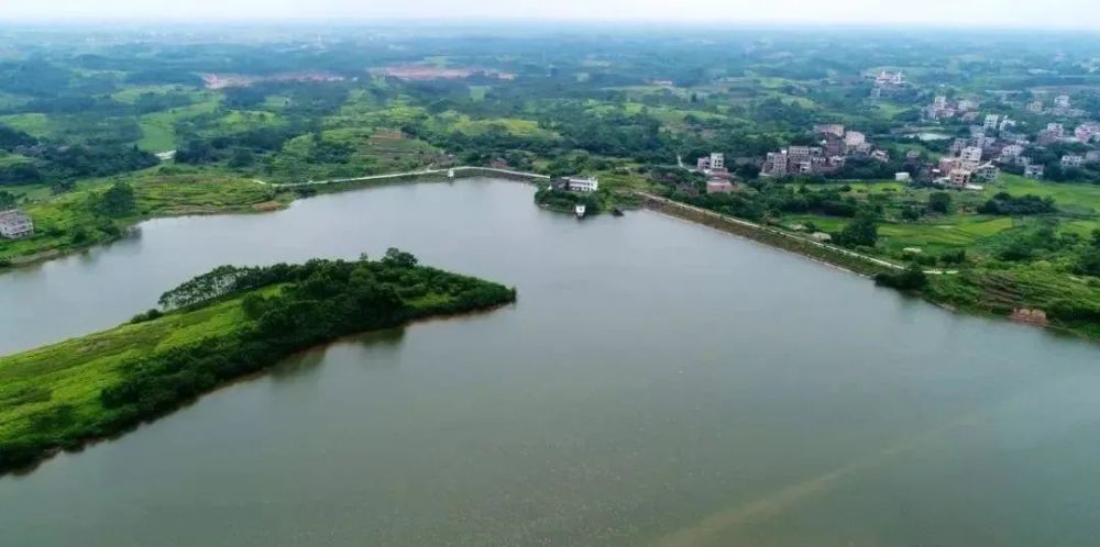 (网络图片) 平合水库中和引水渠黄塘冲段因年久失修,现已出现崩塌现象