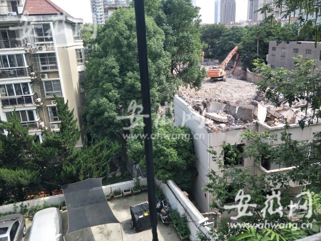 合肥 居民质疑隔壁一老小区拆楼时野蛮施工噪音粉尘还有震动让人提心吊胆 腾讯新闻