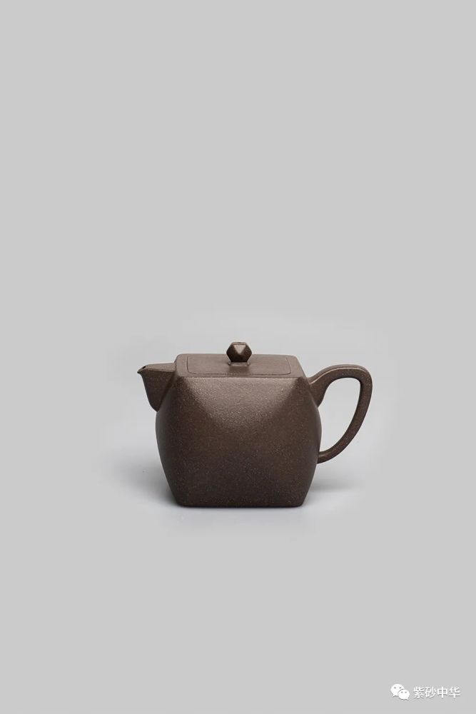 实力派紫砂艺师作品展余仲华