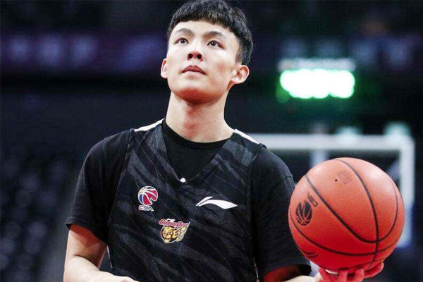 史鸿飞 CBA四大矮个后卫，宝岛助攻王成青岛主控，天津潜力股被“篡位”