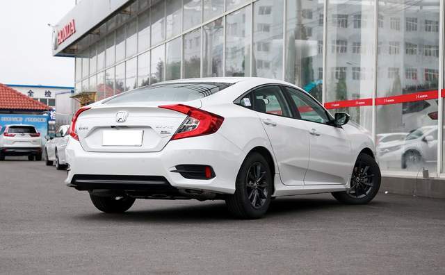 落地15万的家轿,我一定选这3款,动力全带t,油耗低至7l|本田思域|速腾