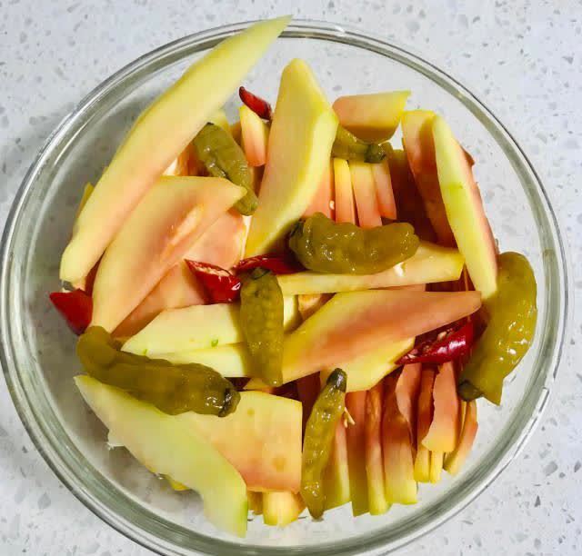 炎热夏季来点开胃小菜酸辣木瓜片脆口美味