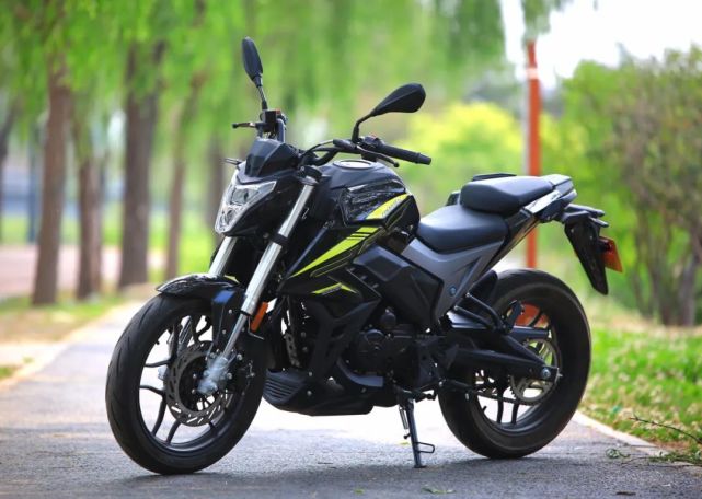 ���������ɼ�Ԧ������Ť��ӵ���ߡ�������250R