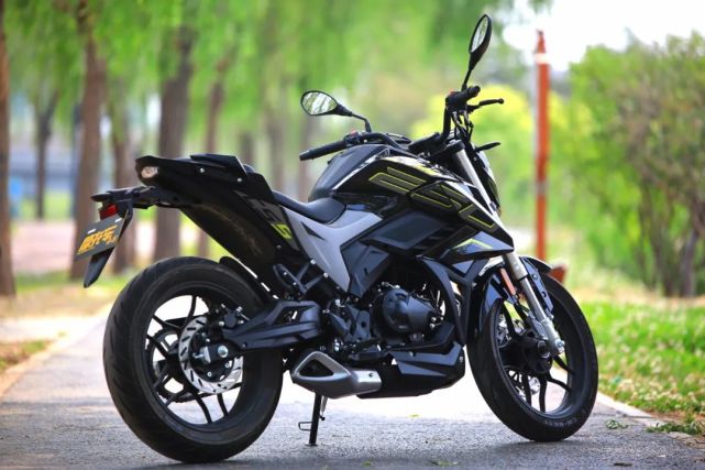 ���������ɼ�Ԧ������Ť��ӵ���ߡ�������250R