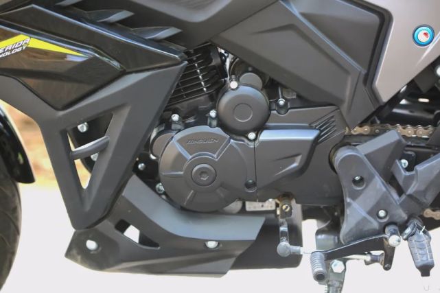 ���������ɼ�Ԧ������Ť��ӵ���ߡ�������250R