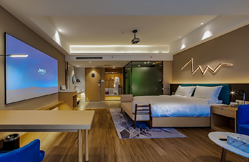 投影界的扛把子,坚果如何打破酒店同质化?