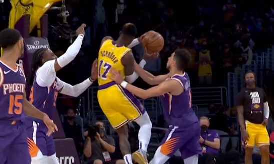 克劳德拉拽老詹下手太狠詹姆斯被激怒对克劳德口吐芬芳克劳德赛后回应