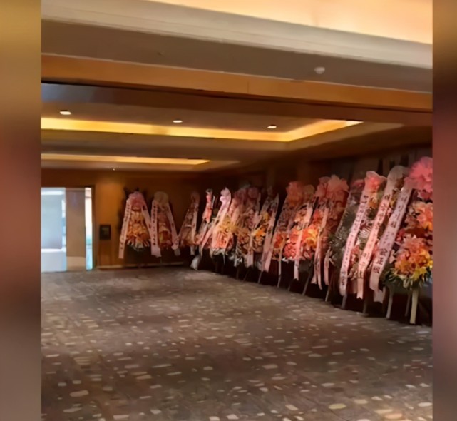 韩国人在上海结婚酒店摆满花圈吓坏中国友人韩国人表示这是祝福