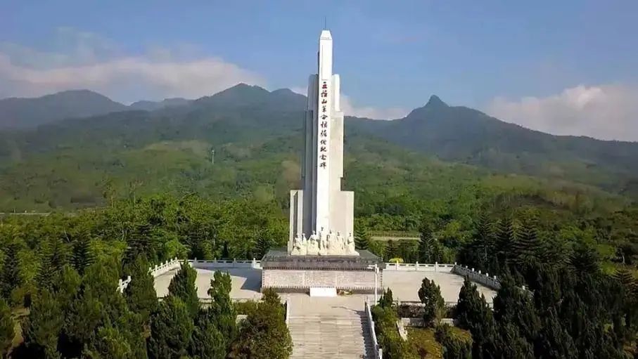 红色娘子军纪念园,五指山革命根据地,海南解放公园……海南不仅是热带