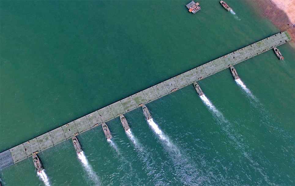 开路先锋舟桥部队如何让解放军重装部队轻功水上漂