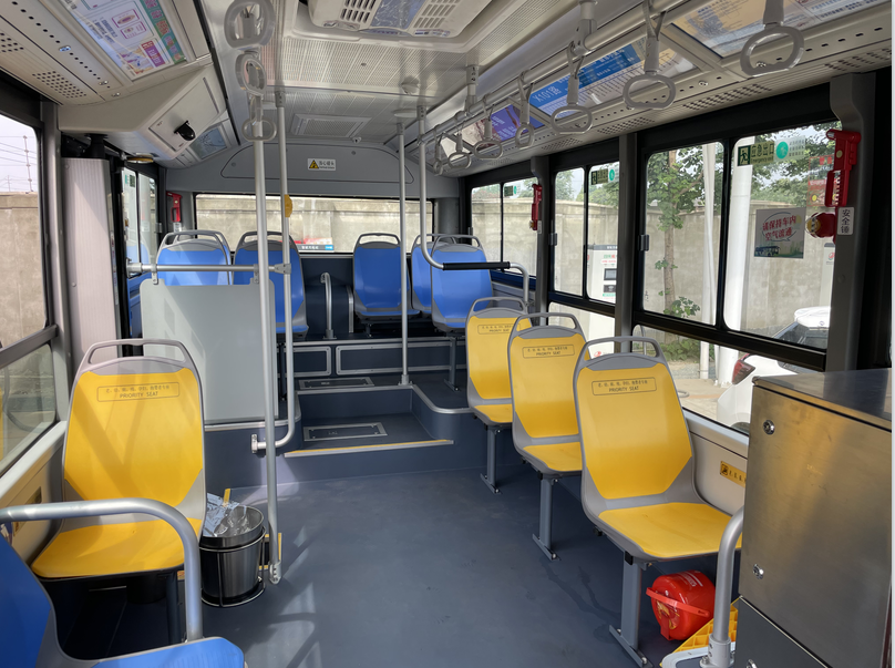 先睹为快!新都区最新版纯电动公交车亮相!