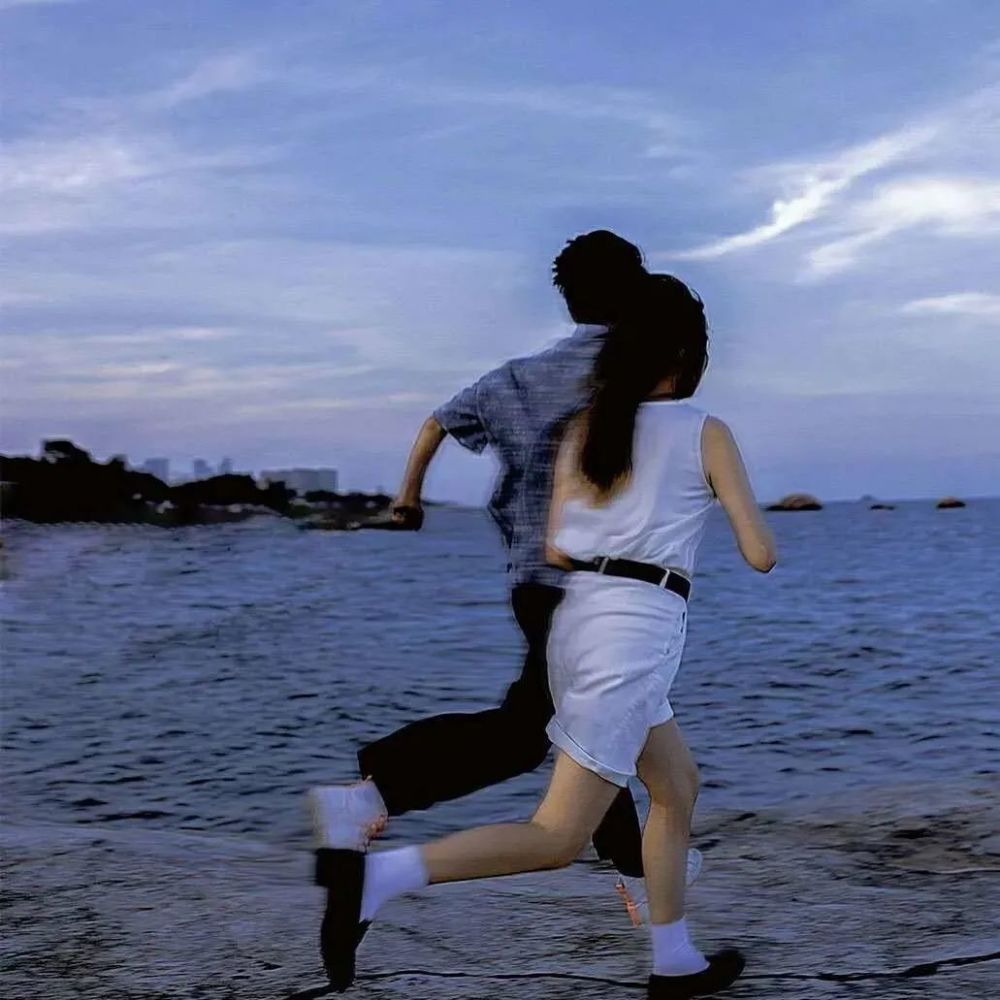 情侣头像::情侣头像高质量,四目相对,我们之间心照不宣的默契!