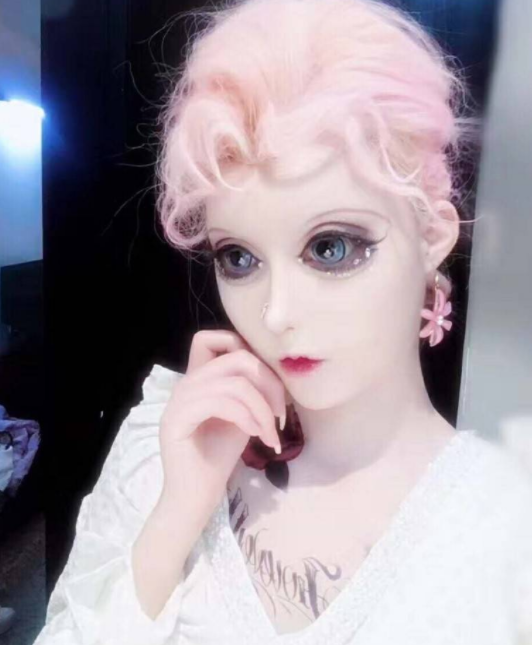 真人芭比迪丽拉终于对学生装下手本以为会不适却美到窒息