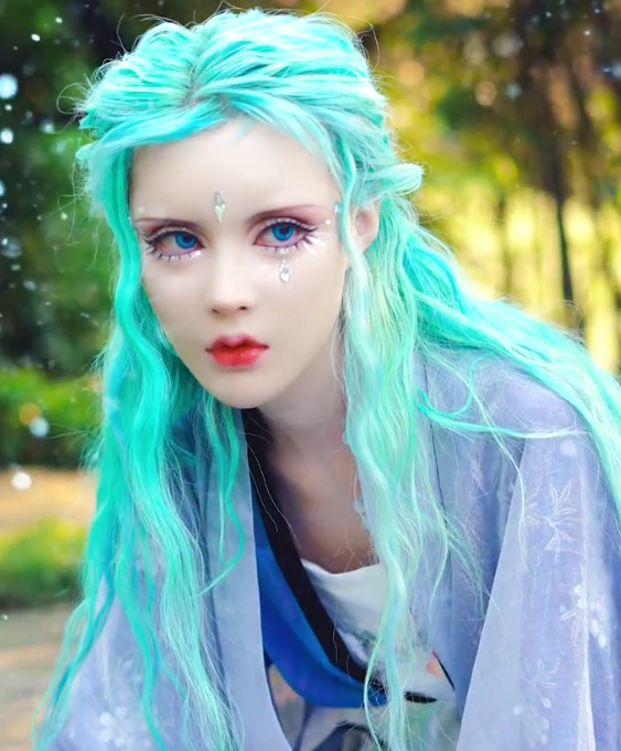 真人芭比迪丽拉终于对学生装下手本以为会不适却美到窒息