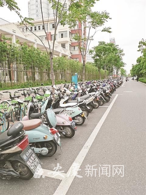 学生车辆被拒校外妥不妥 腾讯新闻