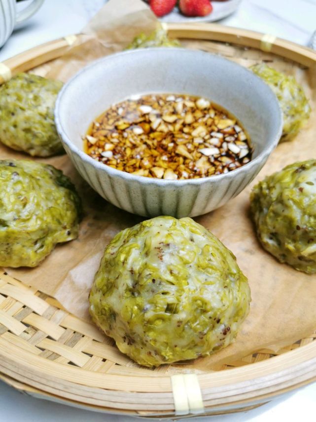 榆钱儿窝窝头,健康美味,好吃不贵|面团|玉米面|窝窝头|榆钱儿|榆树钱