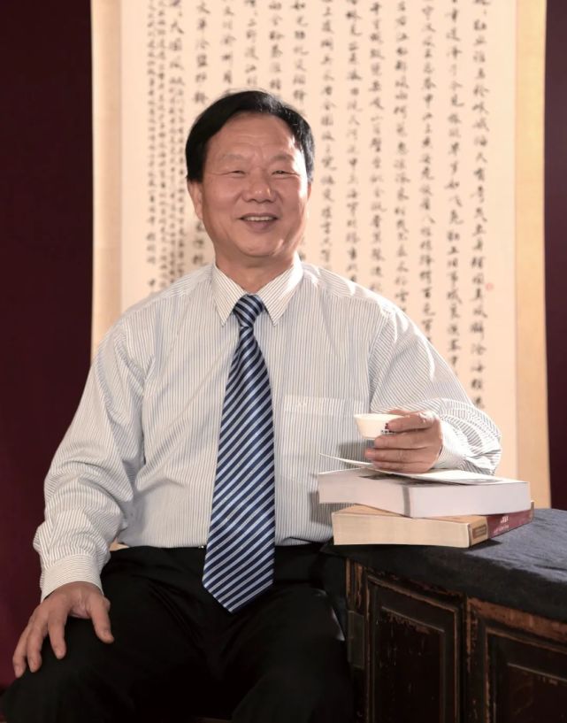 在北京国二招宾馆,记者见到了前来北京开会的华南师范大学教授莫雷